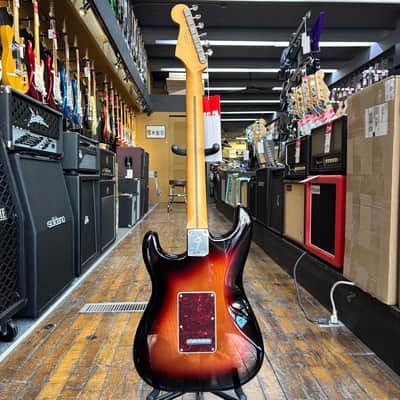 Fender Limited Edition Player II Stratocaster 3-Color Sunburst w/Tortoiseshell Pickguard image 6