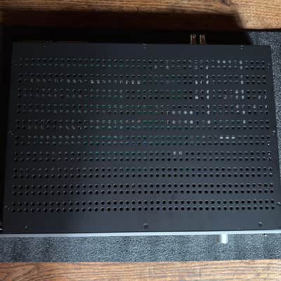 Universal Audio Apollo x16 Gen 2 - Mint, boxed image 5