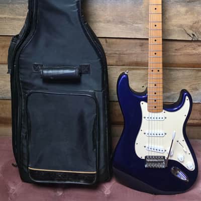 2001 Fender Standard Stratocaster SSS MN - Midnight Blue image 19