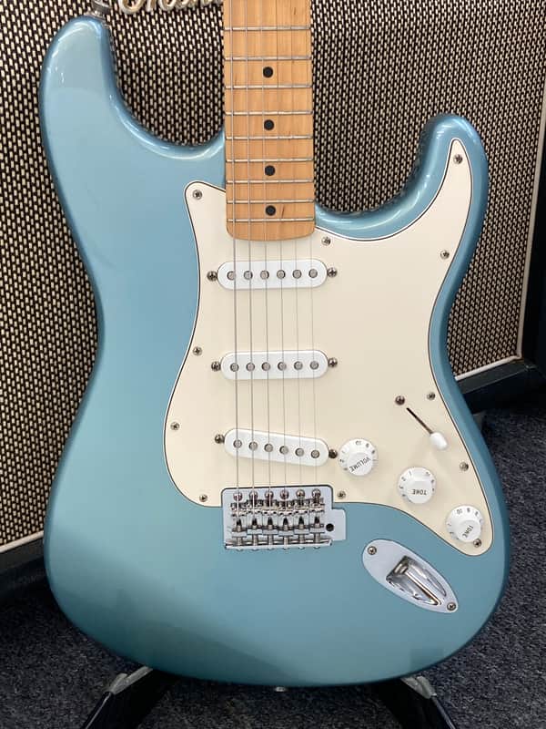 Fender Standard Stratocaster with Maple Fretboard 2001 - 2005 - Blue Agave image 1
