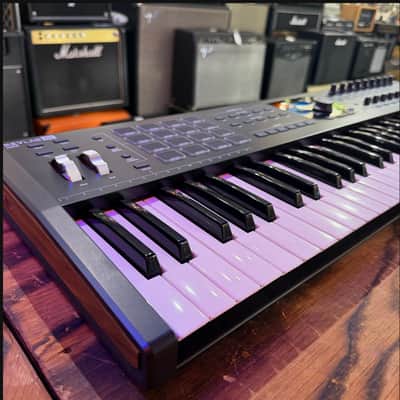 Arturia KeyLab 61 MkII MIDI Controller 2018 - 2021 - Black image 4