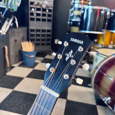 Yamaha APXT2 Acoustic/Electric Guitar with gig bag image 3