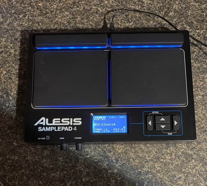 Alesis SamplePad 4 Compact 4-Pad Percussion and Sample-Triggering Instrument