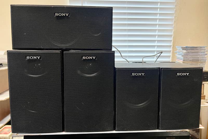 Sony Surround Sound Speakers (2)SS-SRP7000, (1) SS-CNP900, (2)SS-MSP7000 image 1