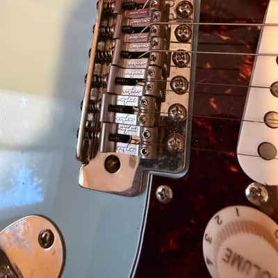 Squier Classic vibe 60’s Stratocaster 2022 - Sonic blue image 6
