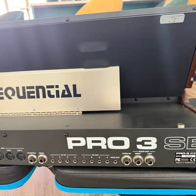 Sequential Pro 3 SE 37-Key 3-Voice Monophonic / Paraphonic Synthesizer 2020 - Present - Black with Wood Sides image 4