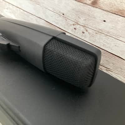 Used Sennheiser MD 421 II Cardioid Dynamic Microphone image 3