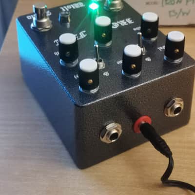 Lone Wolf Audio Iron Fist V3 fuzz image 20
