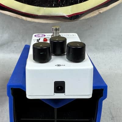 Electro-Harmonix J Mascis Signature Ram's Head Big Muff Pi Fuzz Distortion Pedal with Box image 5