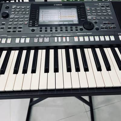 Yamaha PSR-S770 61-Key Arranger Workstation 2010s - Used image 3