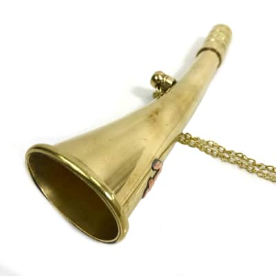 The Ventiano Small Brass Hunting Bugle Horn with Chain - Tune to D image 4