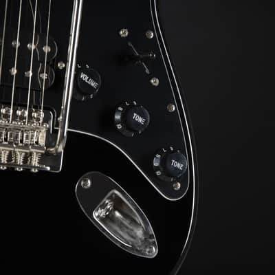 Squier Classic Vibe '70s Stratocaster HSS MN (Black) - Electric Guitar image 8