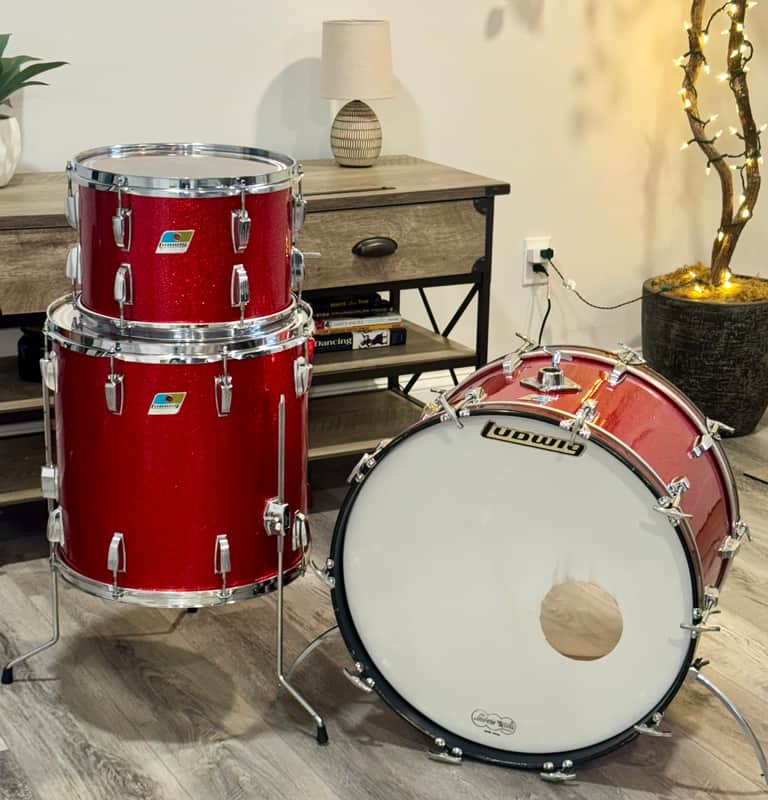 Ludwig No. 980 Super Classic Outfit 9x13 / 16x16 / 14x22" Drum Set (3-Ply) with Pointed Blue/Olive Badges 1969 - 1976 - Red Sparkle image 1