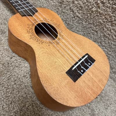 Unlabeled Soprano Ukulele w/ Bag image 2