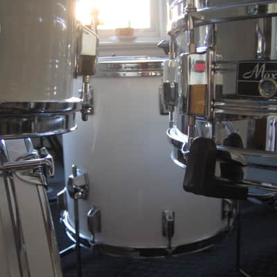Pearl MAXWIN drums / 5-piece Shell Kit / Vintage (70's) snow white/ coffin-shaped lugs image 5