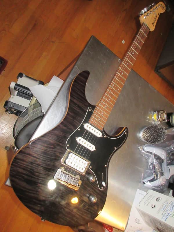 Yamaha Pacifica PAC612V Electric Guitar Translucent Black Pre-Owned image 1