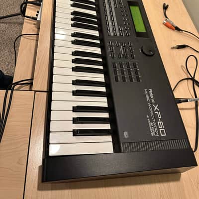 Roland XP-60 61-Key 64-Voice Music Workstation Keyboard 1998 - 2003 - Black