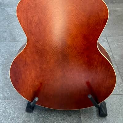 Godin 5th Avenue Kingpin Cognac Burst image 2
