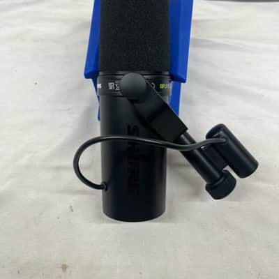 Shure SM7dB Active Cardioid Dynamic Microphone with Built-In Preamp image 5