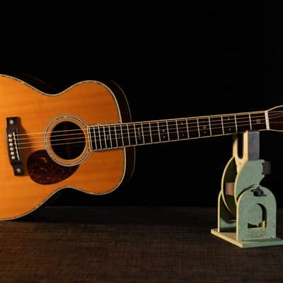 Martin OM-42 – Low Profile Neck – Sitka Spruce / East Indian Rosewood – Original Martin Hardshell Case image 3