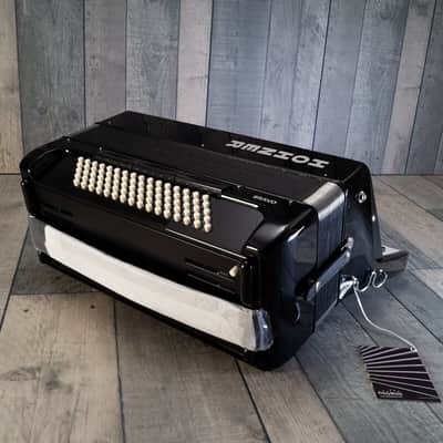 Hohner Bravo III Chromatic 80 Bass Piano Accordion Black + Bag, Straps image 10