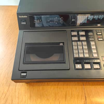 TECHNICS SL-P1200 — Professional Broadcast CD Player + Custom Flightcase (1986-1993) image 6