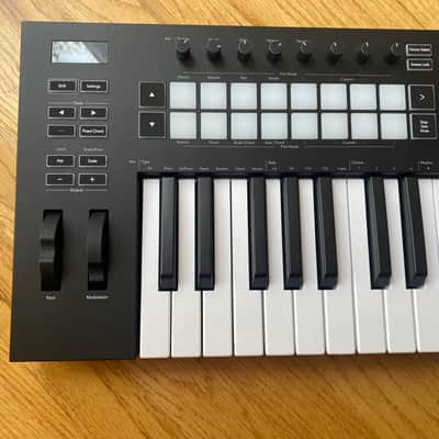 Novation Launchkey 49 Keyboard image 3