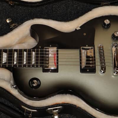 Gibson Les Paul Studio Silver Burst electric guitar with hard shell Gibson case used 2009 image 3