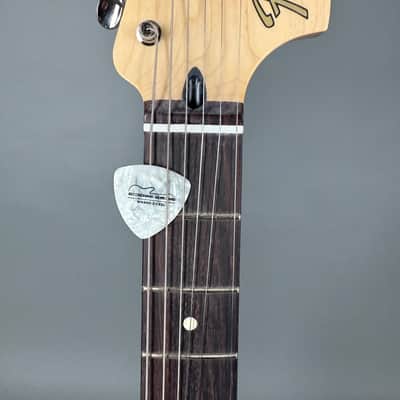 Fender Tom Delonge Stratocaster RW Daphne Blue 2,9 kg inkl. Gigbag image 4