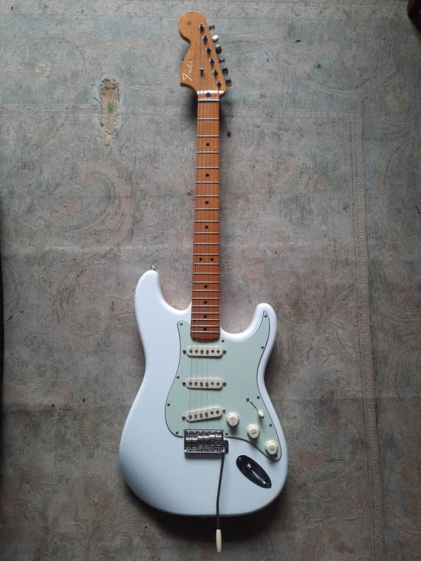 Fender Jimi Hendrix Artist Series Signature Stratocaster 2015 - Present - Olympic White