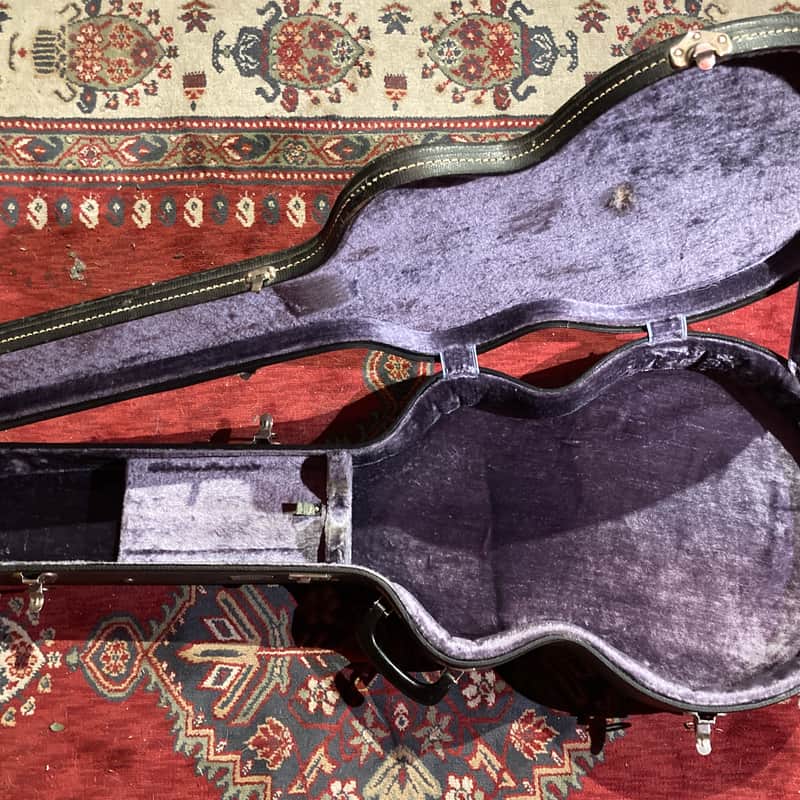 Late 60 s -early 70 s Guild Hardcase for CE-100 Black Tolex