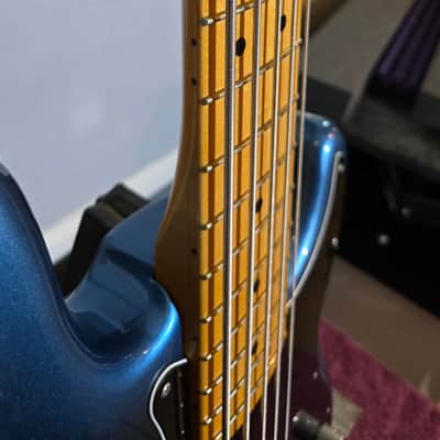 Fender American Professional II Precision Bass V with Maple Fretboard 2020 - Present - Dark Night image 10