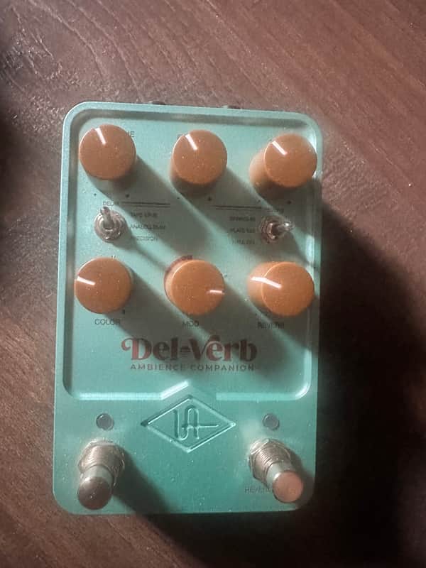 Universal Audio Del-Verb Ambience Companion 2023 - Present - Seafoam Green image 1