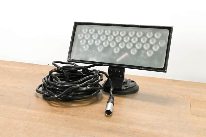 Philips Color Kinetics ColorBlast 12 Wash Light Fixture CG011PM image 1