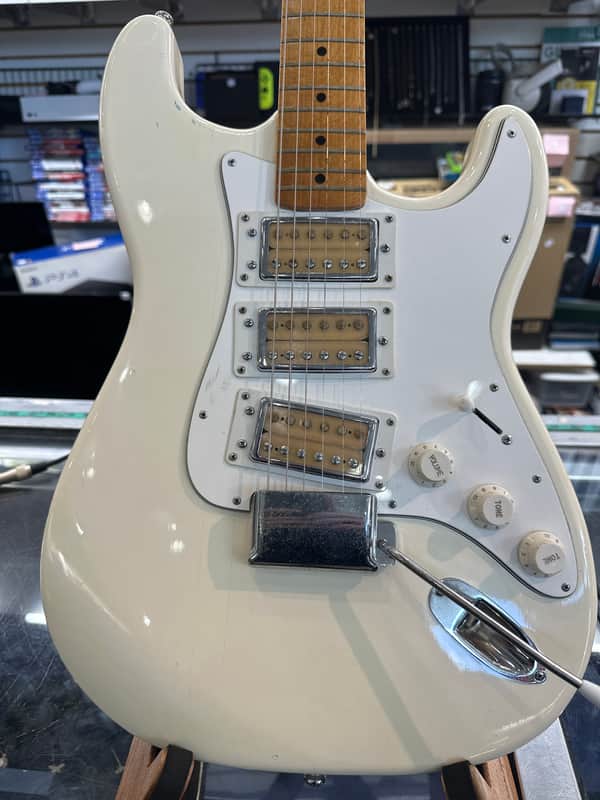 Univox U1850 Ripper S-style Guitar - MIJ Made In Japan 1970s - White - Good