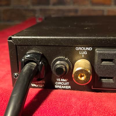 Panamax MR4300 9-Outlet Power Conditioner image 11