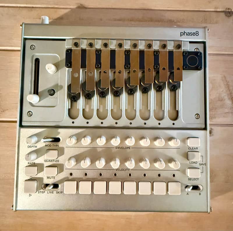 Korg Phase8