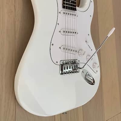 New White/Rosewood Strat image 3