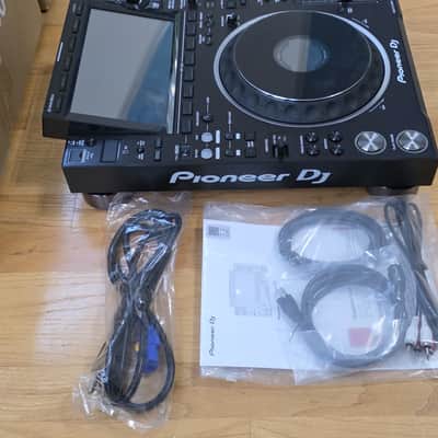 2 Pioneer CDJ 3000s - Mint image 5
