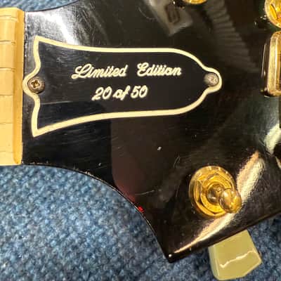 1993 Gibson Ltd Ed Flying V - #20 of 50 - Cadillac Gold image 4