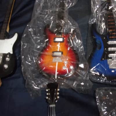 PICK 1 High Detailed Mini 10" Wood Electric Guitar Strat RG SG Tele LP Mocking Bird image 8