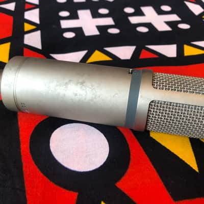 sE Electronics sE2200a Large Diaphragm Cardioid Condenser Microphone 2009 - 2012 - Silver image 6