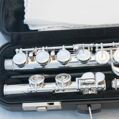 Yamaha YFL-200AD II Advantage Flute *Cleaned & Serviced *Ready to play image 3
