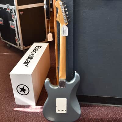 Fender Vintera 6 String '60s Stratocaster Electric Guitar in Ice Blue Metallic w/Gig Bag image 8