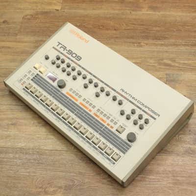 ROLAND TR-909 Rhythm Composer [360131] (07/28)