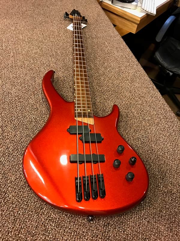 USED - Peavey Grind 4 Bass w/ Hardshell case - Made in the USA! image 1