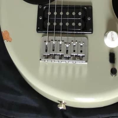 Fernandes  ZO-3 "Nomad" Travel Guitar -*SEE VIDEO*  Built in Amplifier and Speaker with Original Gigbag image 2