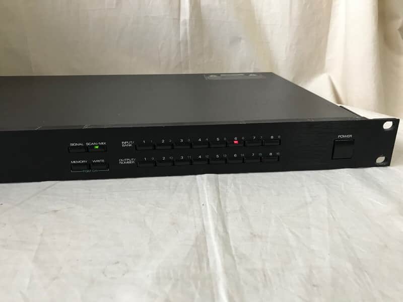Roland A-880 8 IN/8 OUT MIDI PATCHER / MIXER Midi PatchBay Rack