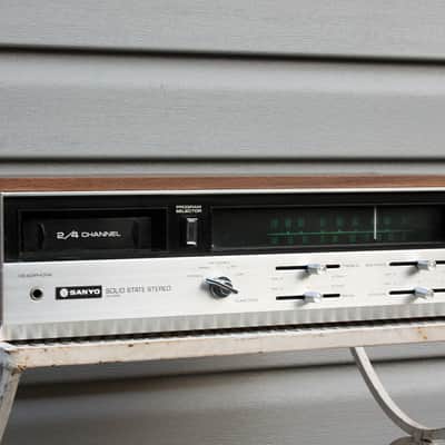 Sanyo DXL5480 Receiver with 8 Track 70s - Silverface image 2