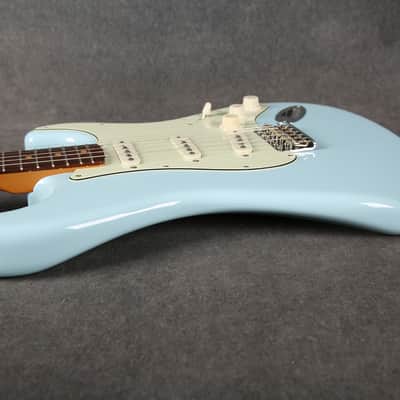 Fender Vintera III Early 60s Stratocaster - Sonic Blue - 2nd Hand image 14